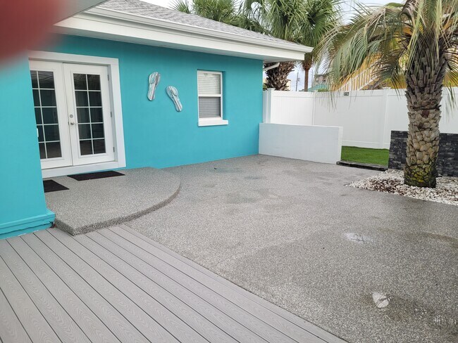 Back Patio - 438 Cardinal Ave