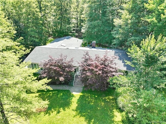 Photo - 1 Emerald Dr