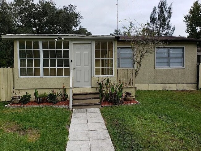 Building Photo - 139 S Pine Hills Rd