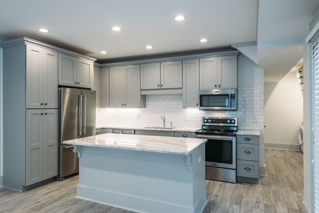 Photo - 10 Orrs Ct Unit 10 Orrs Ct.  B