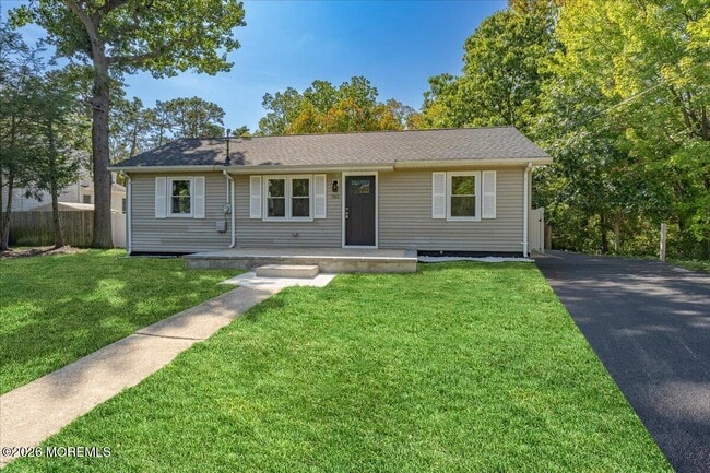 501 Azalea Dr