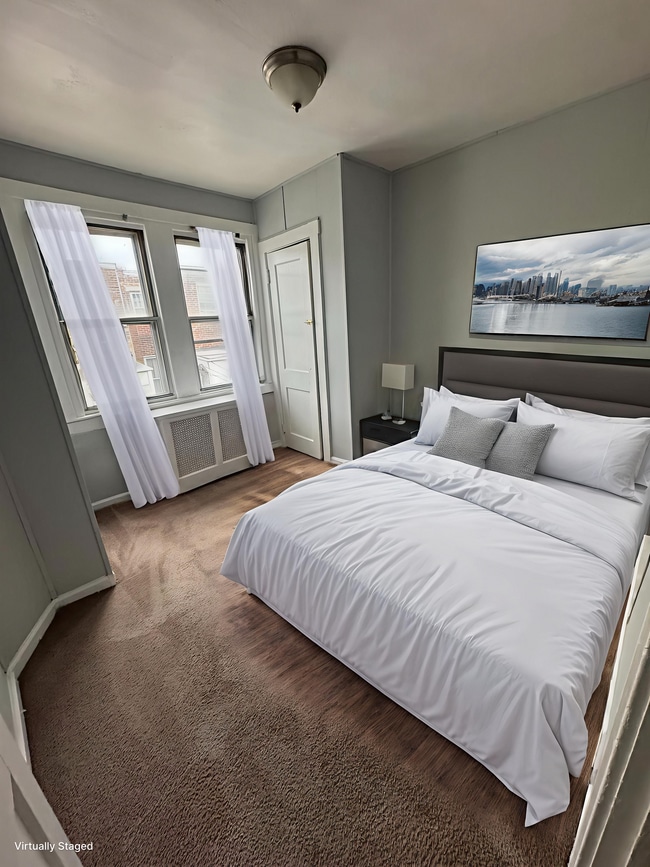 Photo - 841 Bridge St