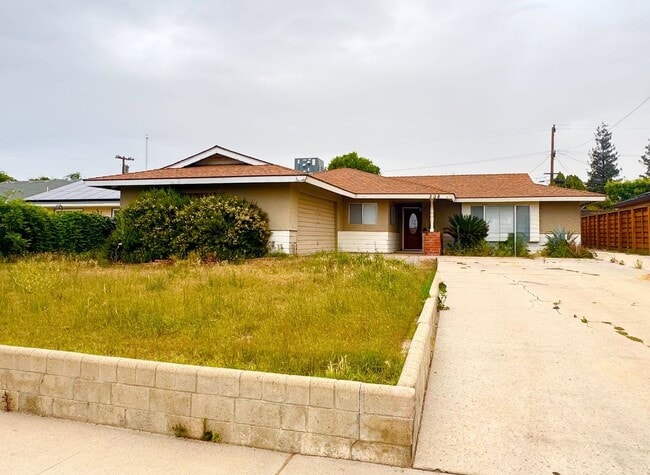 Building Photo - Cozy Home For Rent