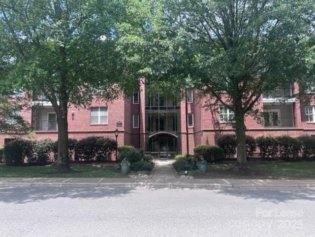 Building Photo - 725 Magnolia Ave