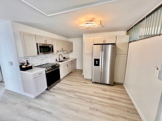 Building Photo - Waipio Gardens 2 Bed/1 Bath/1 Parking Unit 11A