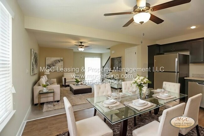 Building Photo - Eagle Creek Townhomes — Freshly Updated & Move-In Ready