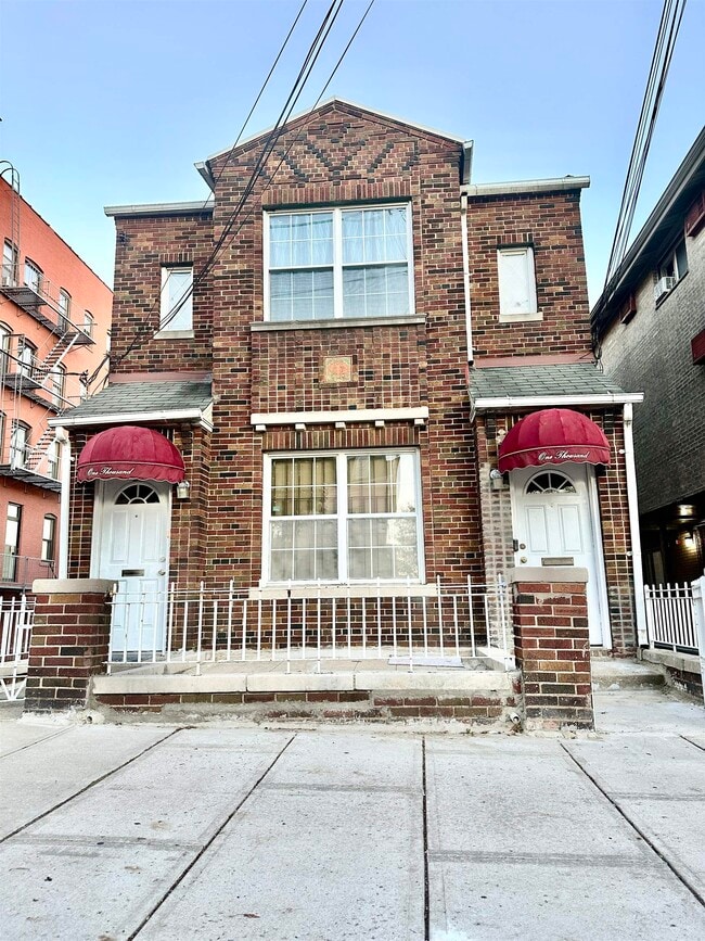 Photo - 1000 Palisade Ave Unit 2 front