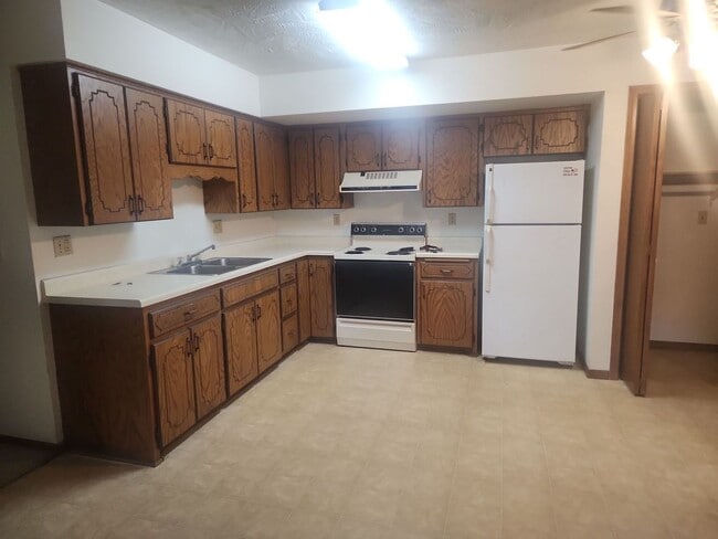 Building Photo - Deluxe 2 Bedroom Apartment in Montgomery –... Unit L4