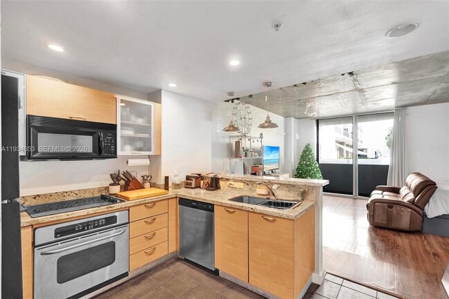 Building Photo - 3180 SW 22nd Terrace Unit 502