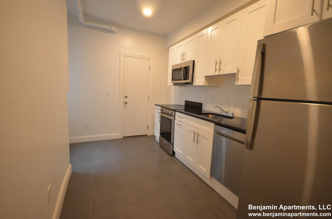 Photo - 131 Sutherland Rd Condo Unit 1