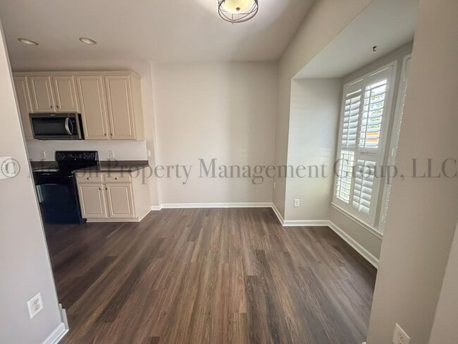 Photo - 9535 Shumacher Ave NW