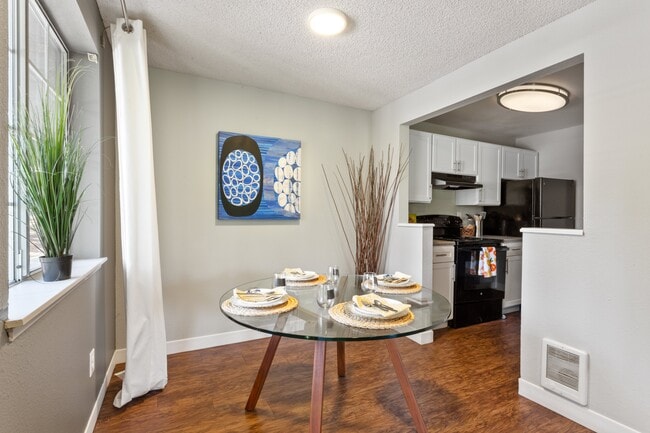 Photo - Cedar Crest Apartments