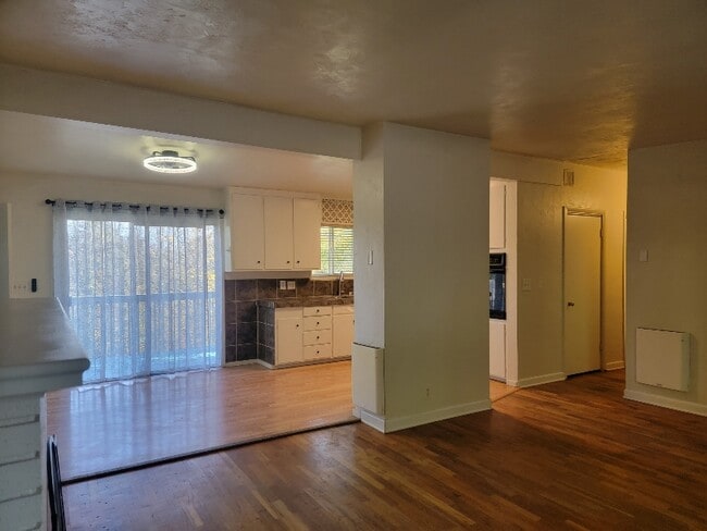 Photo - 1953 Riverview St