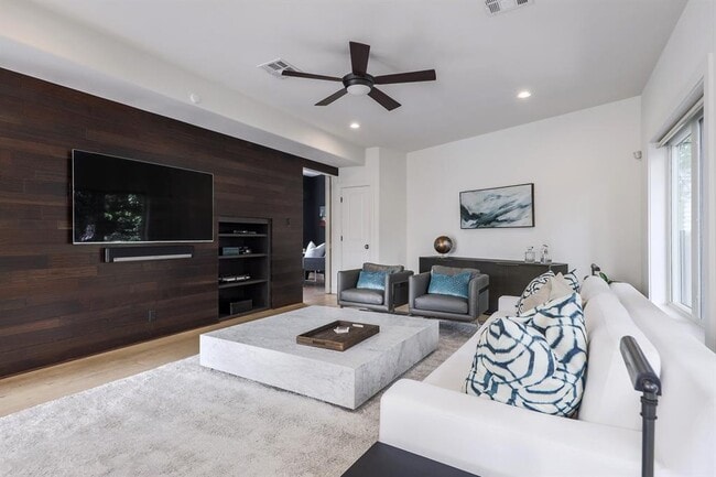 Photo - 1010 Hillside Ave