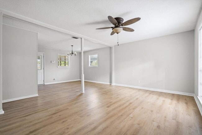 Photo - JUST LISTED!