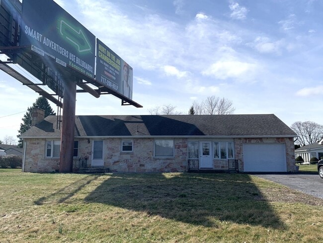 Photo - Move-in ready!! Bonus room that could easi...