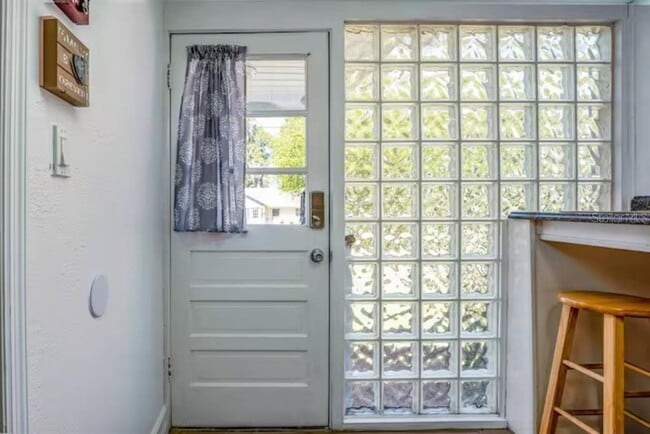 Photo - 2014 Newman St Unidad 2