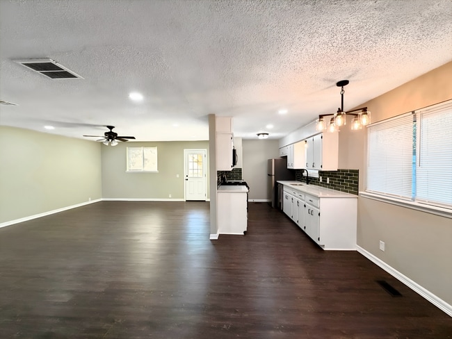 Photo - Newly Remodeled 3/2 Jenks Home