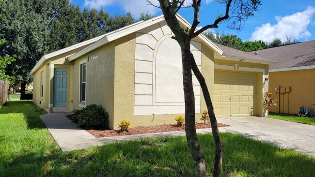 Remodeled 4 Bedroom 2 Bath Home - Remodeled 4 Bedroom 2 Bath Home