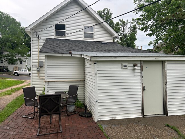 Photo - 537 W Linden St