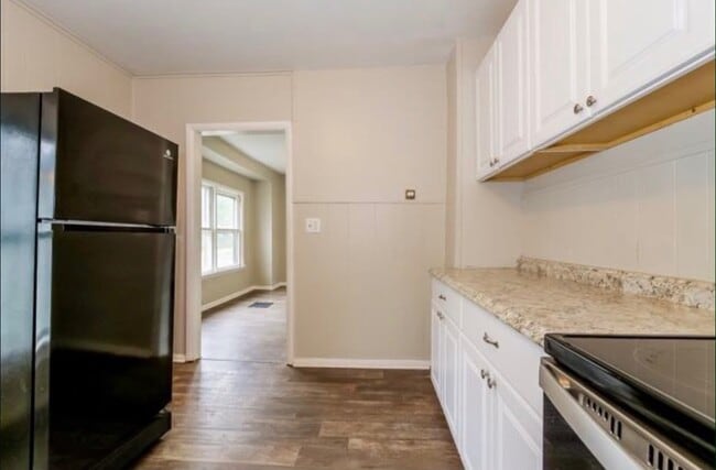 Photo - 7945 Euclid Ave E