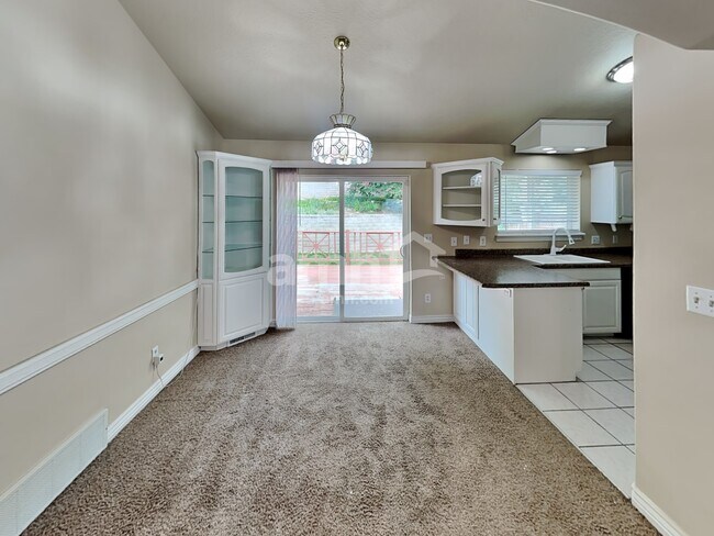 Photo - 2187 Dakota Ave