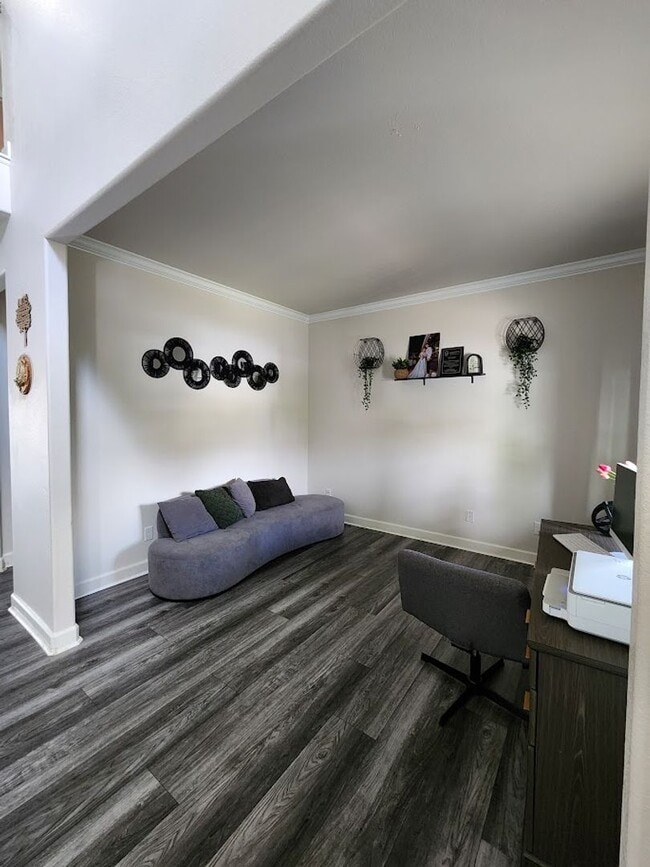 Photo - Long Realty & Property Management - 5 bedroom Stunning Home with Full Finished Basement