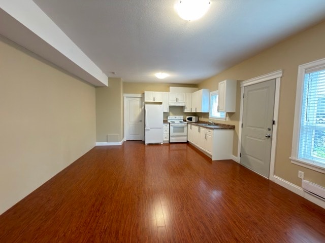 Photo - 4855-4216 216 St Unit Ground Floor