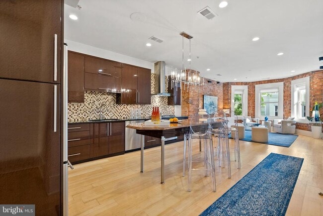 Photo - 1617 Swann St NW Casa