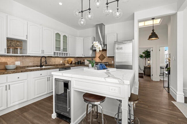 Kitchen - 115 Magnolia St