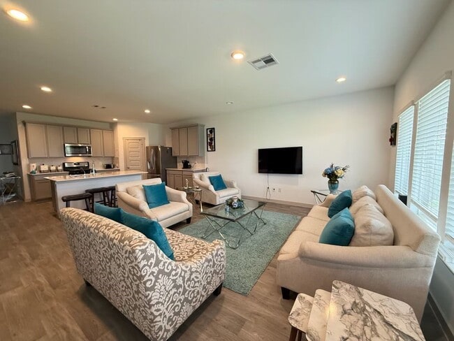 Photo - 6927 Morales Way