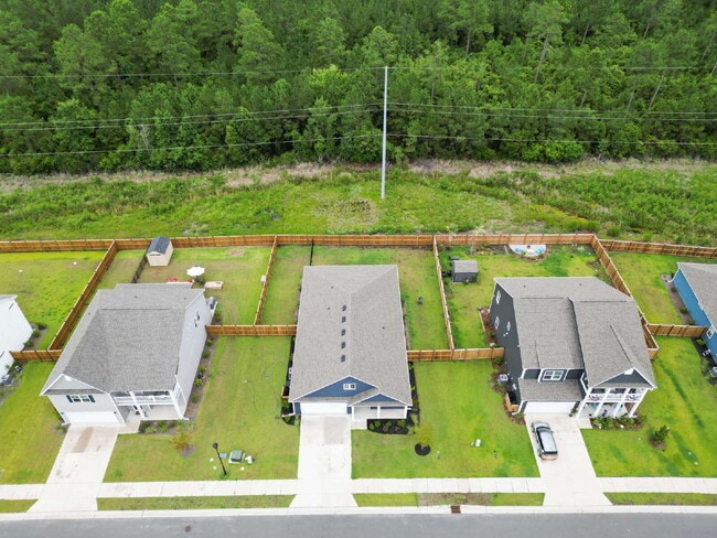 Photo - Spacious 4 Bedroom Home in Blake Farm