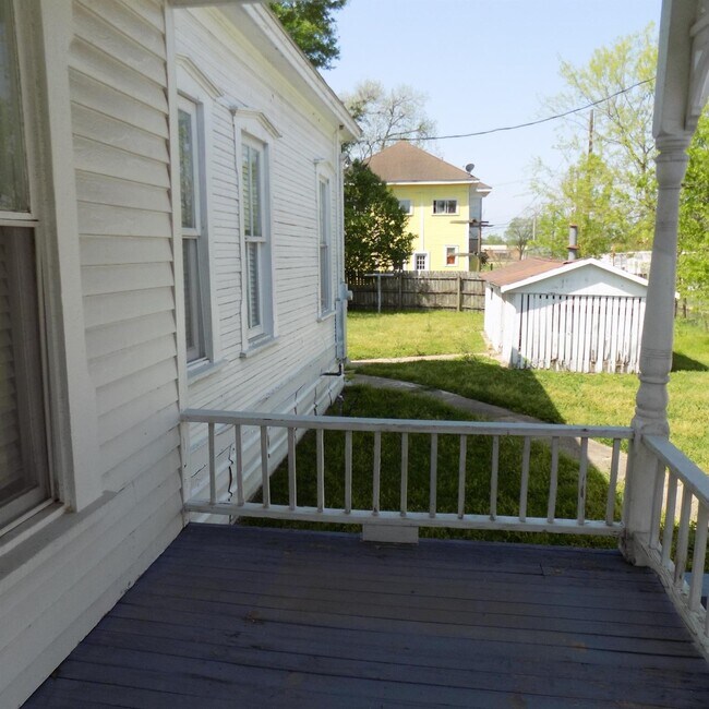 Photo - 404 S Lasalle St