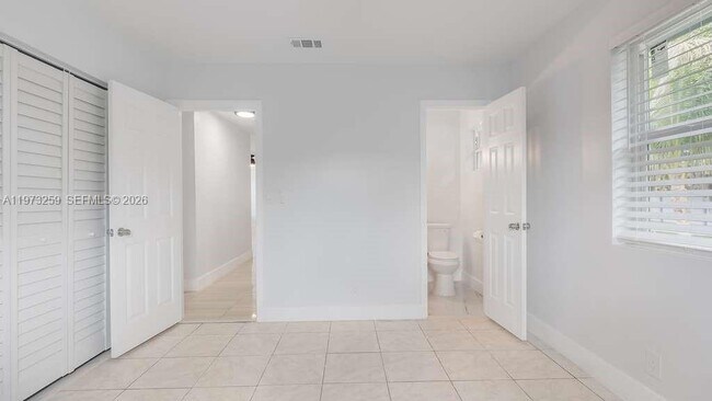 Photo - 630 SW 28th Dr