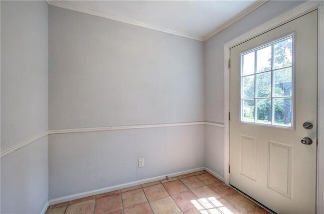 Photo - 447 Floyd St SE