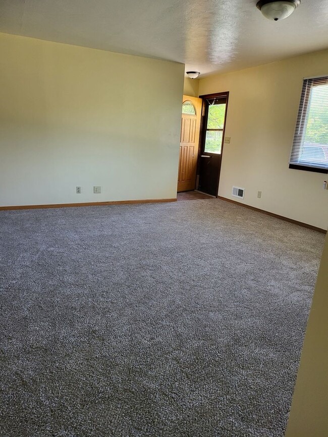 Photo - 705 E 24th St