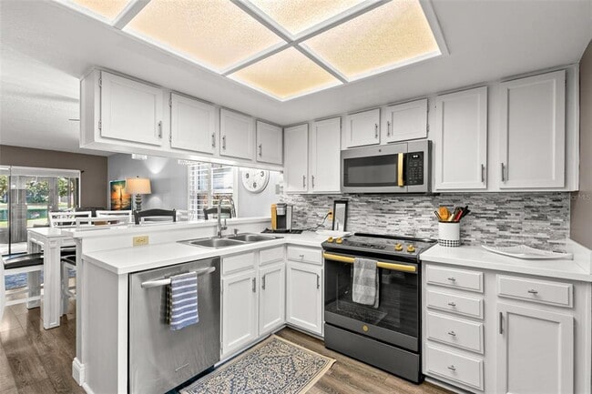 Photo - 237 Woodlake Wynde Unit 237