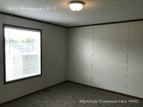 Photo - 1911 Magnolia St