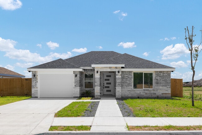 Building Photo - 105 E Moore Rd Rental