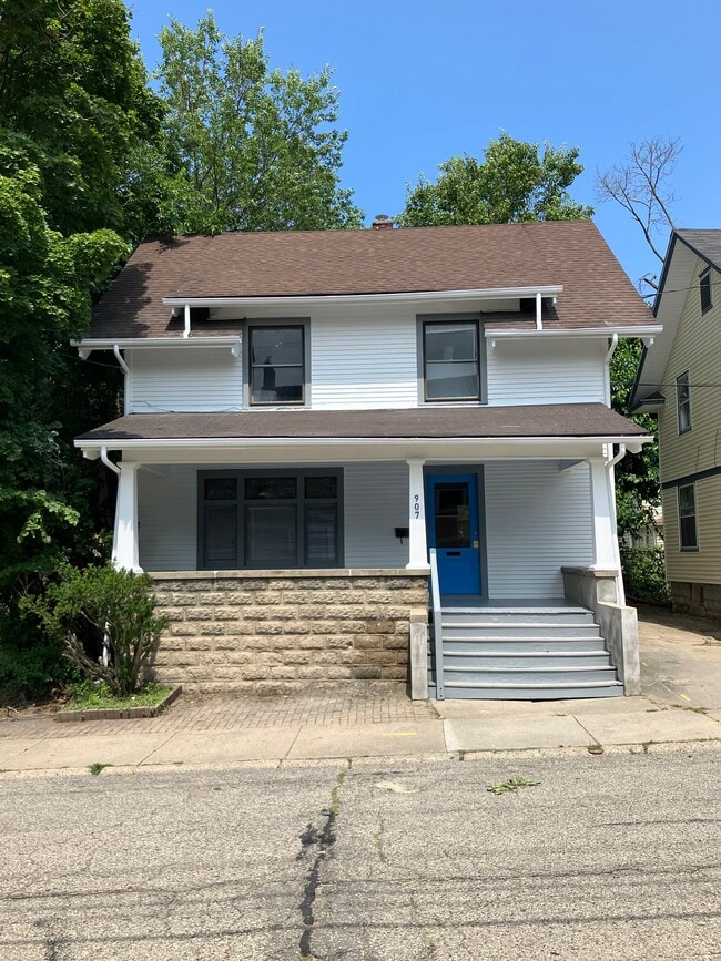 Building Photo - 907 Greenwood Ave Rental