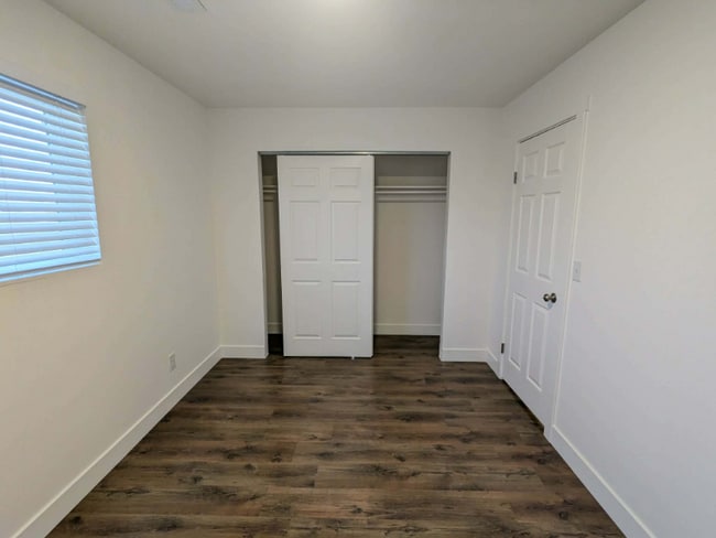 Photo - 341 E 2700 N