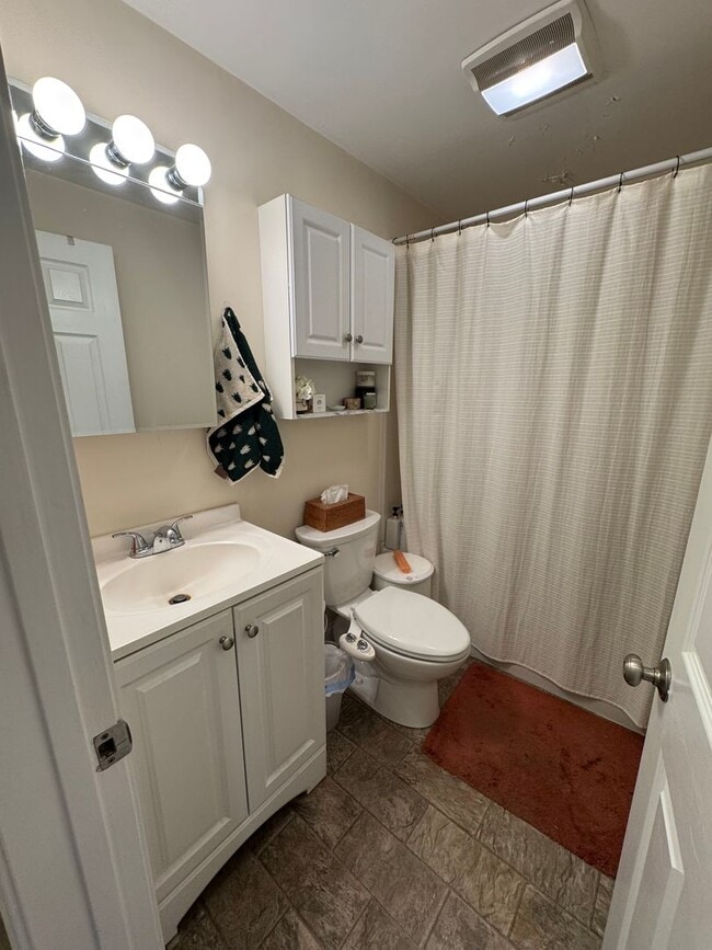 Photo - 220 Middlesex Ave Unit 4