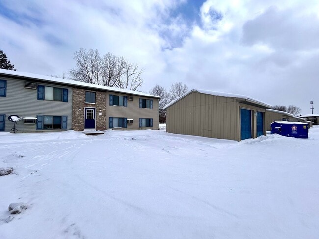 Building Photo - 3938 Kenowa Ave Unit #1