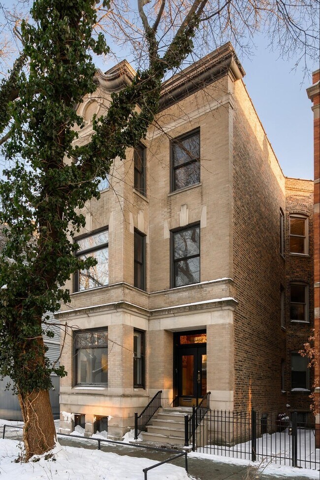 Building Photo - 1415 W George St Unit 1