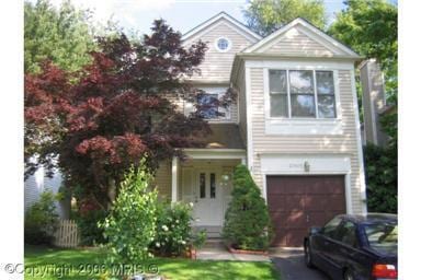 NICE SINGLE FAMILY HOME WITH 1 CAR GARAGE - NICE SINGLE FAMILY HOME WITH 1 CAR GARAGE