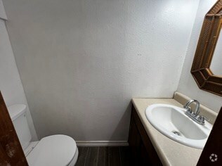 Building Photo - 730 SW 7th Pl Rental