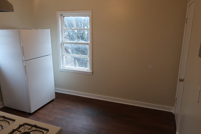 Photo - 1180 S Main St Unit Apt 2