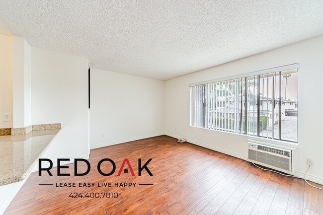 Building Photo - 6255 Beck Ave Unit 217