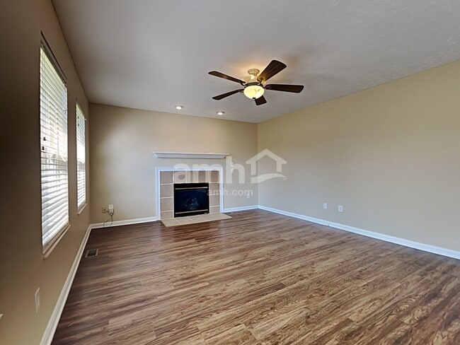 Photo - 265 Red Cedar Ct