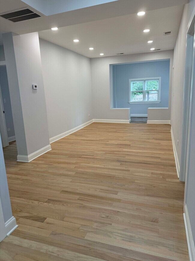 Photo - 3801 W Belle Plaine Ave